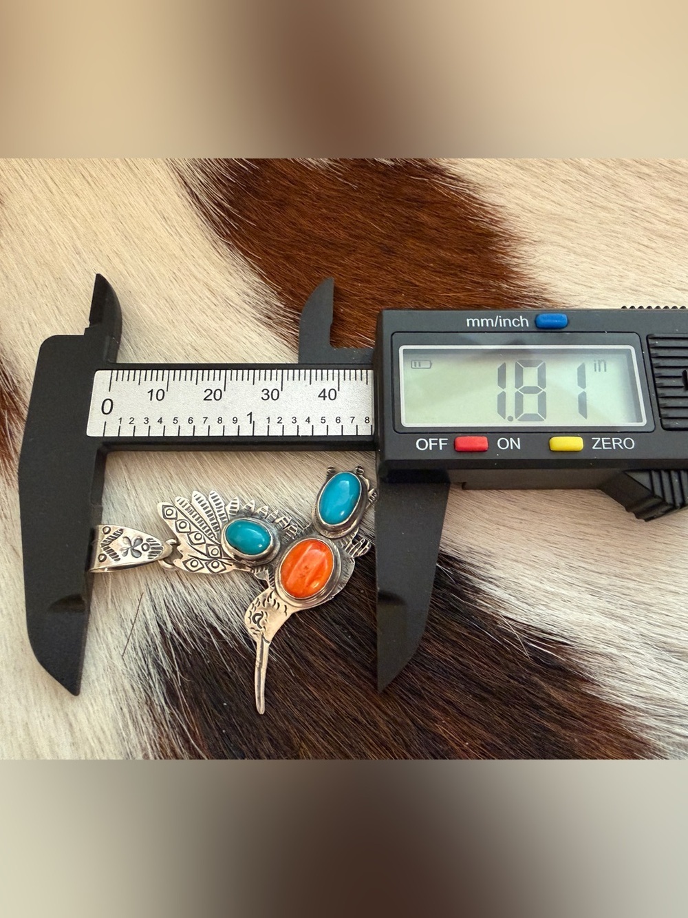 ❤️ Spiny Oyster & Kingman Turquoise Hand Stamped Sterling Hummingbird Pendant - Picture 12 of 14